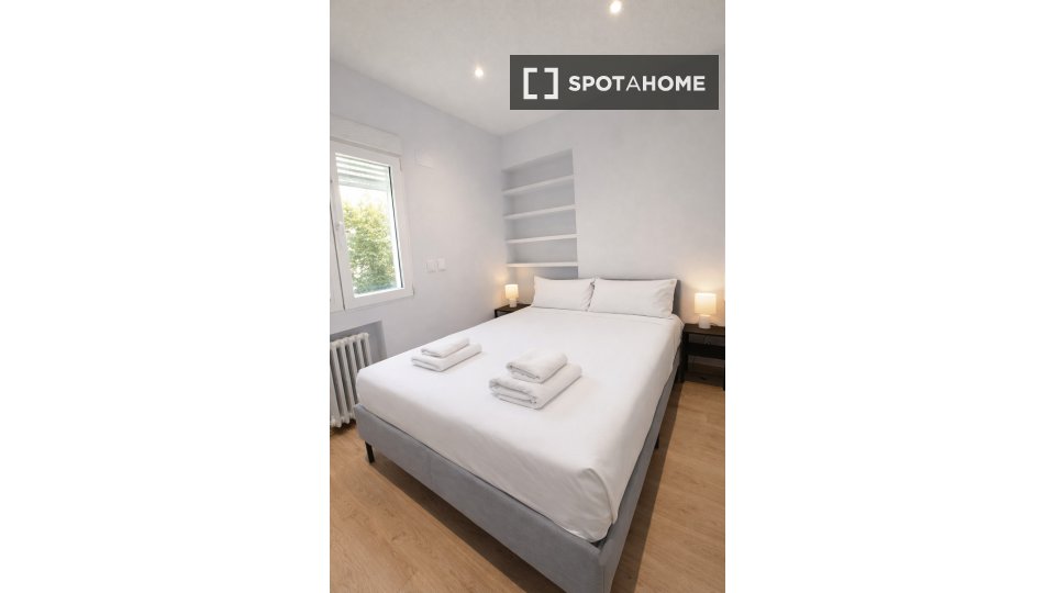 Double room Madrid, 1 bed — photo 4