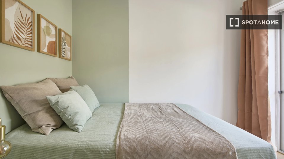 Double room Lisbon, 4 beds — photo 2