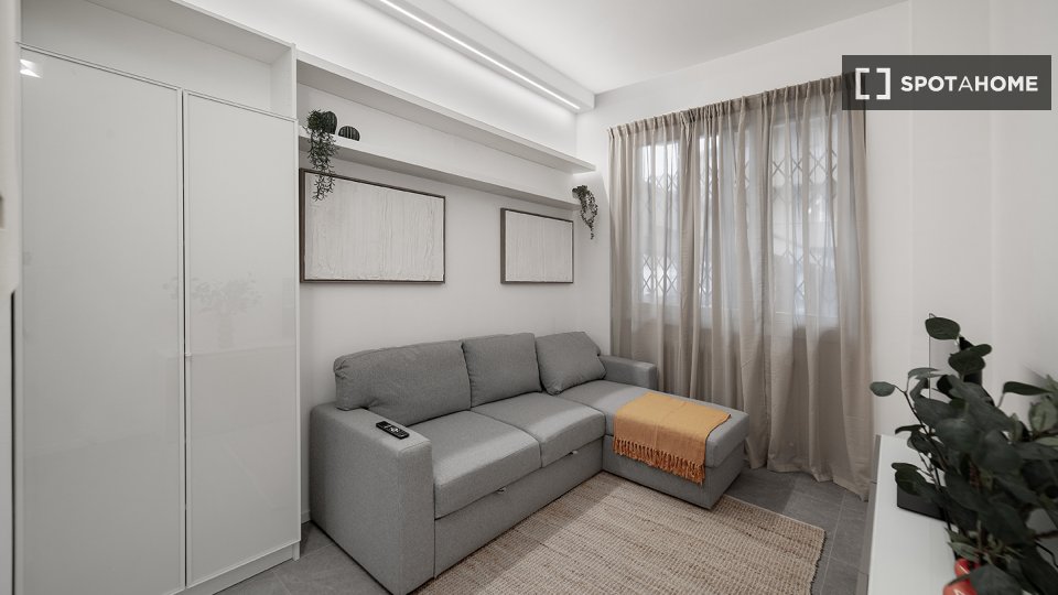 Appartamento con 1 camera da letto in affitto a Greco, Milano - en Milán