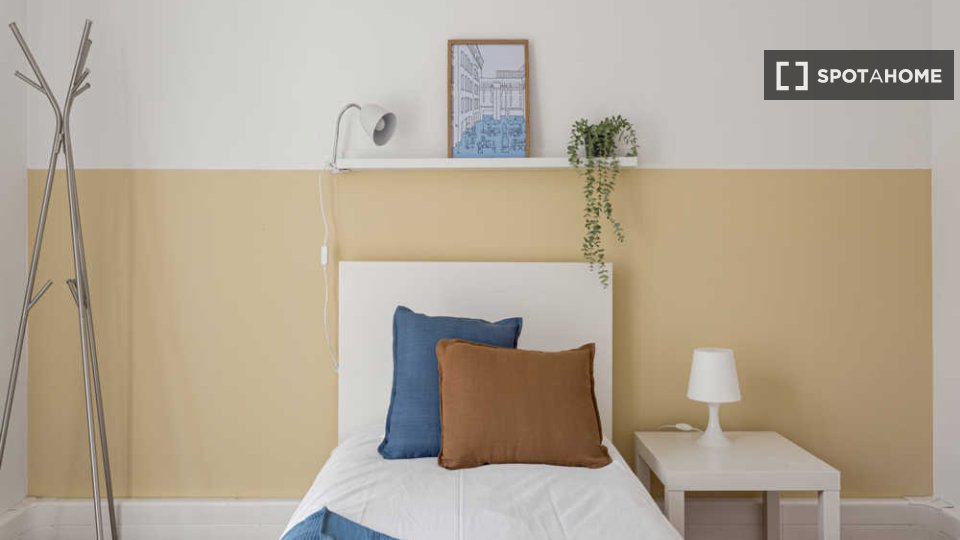 Double room Lisbon, 13 beds — photo 50