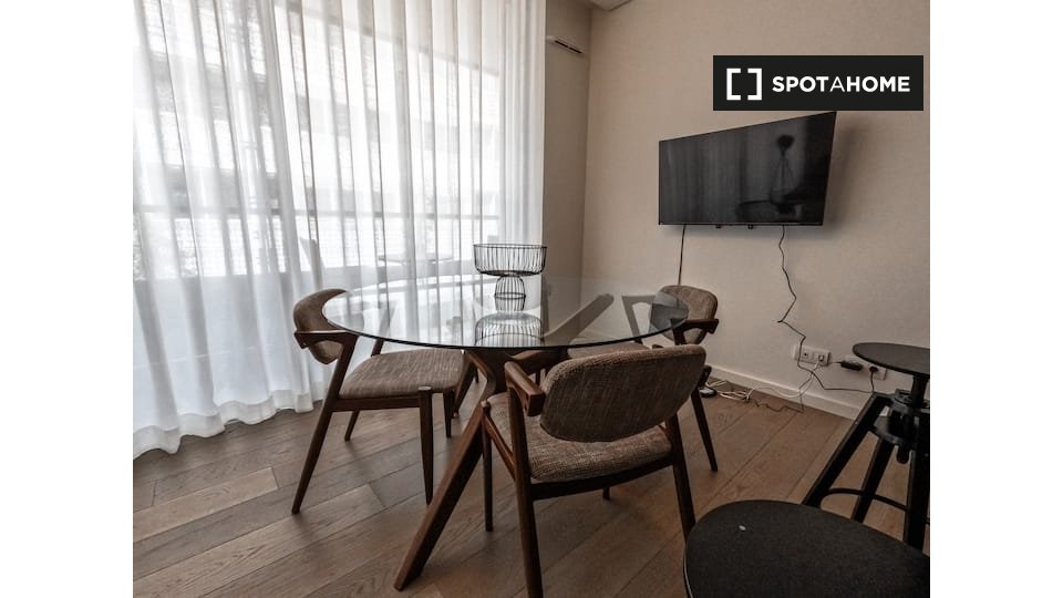 Apartment Lisbon, 1 bed — photo 1