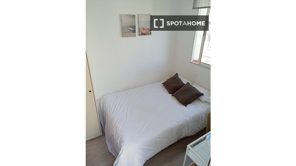 Double room Madrid, 4 beds — photo 66