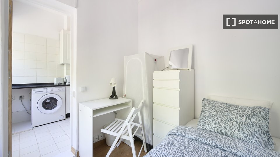 Double room Lisbon, 7 beds — photo 2