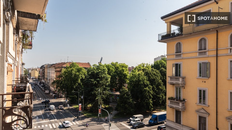 Apartment Milan, 1 bed, 44m² — photo 2