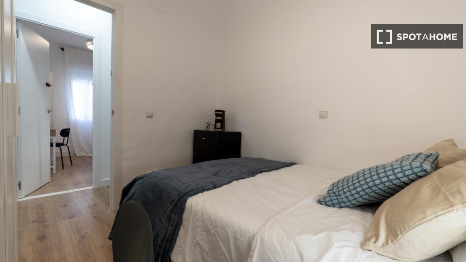 Chambre double Madrid, 4 chambres — photo 10