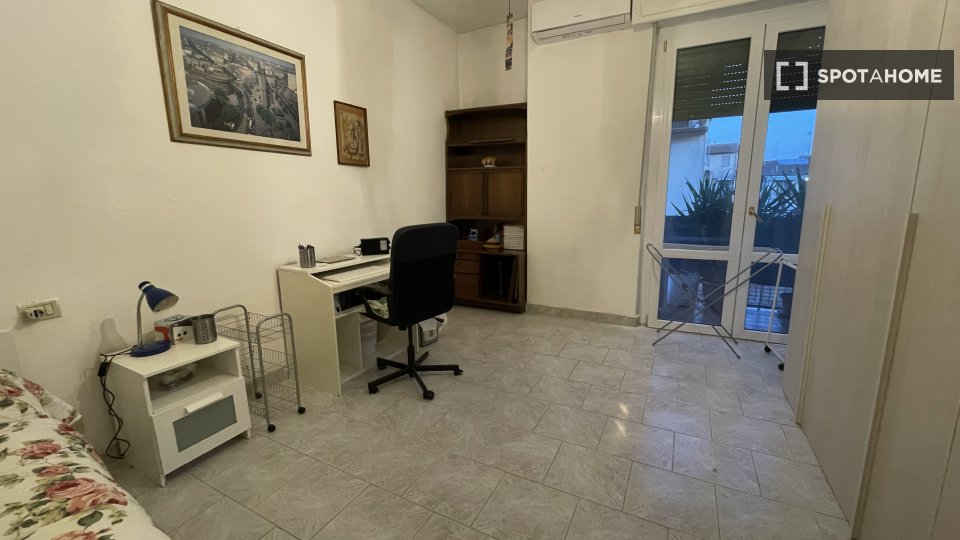 Double room Florence, 3 beds, 90m² — photo 9
