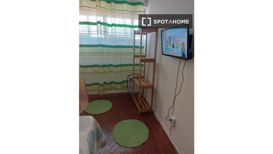 Double room Lisbon, 3 beds, 120m² — photo 2