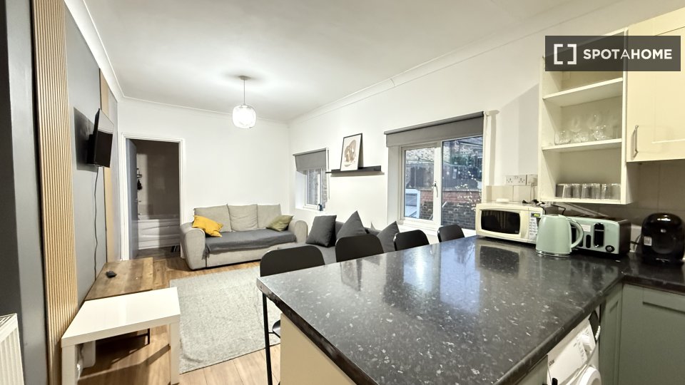 Apartment London, 2 beds, 60m² — photo 1