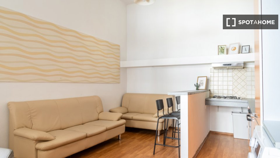 Double room Budapest, 3 beds, 80m² — photo 16