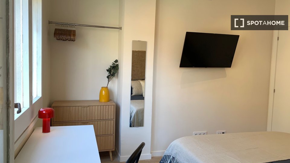 Double room Barcelona, 4 beds, 85m² — photo 11