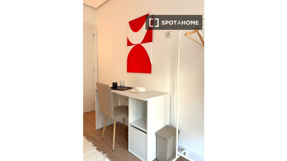 Double room Madrid, 7 beds, 160m² — photo 21