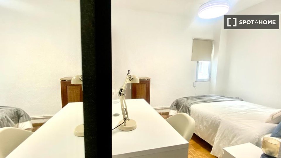 Double room Madrid, 6 beds — photo 24