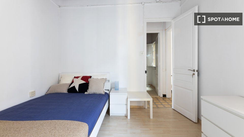 Double room Barcelona, 4 beds, 75m² — photo 2