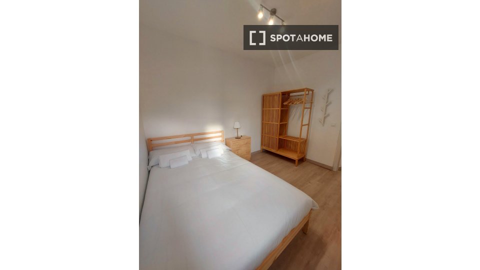 Double room Madrid, 4 beds, 95m² — photo 8