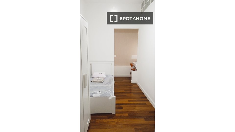 Double room Bologna, 8 beds, 185m² — photo 12
