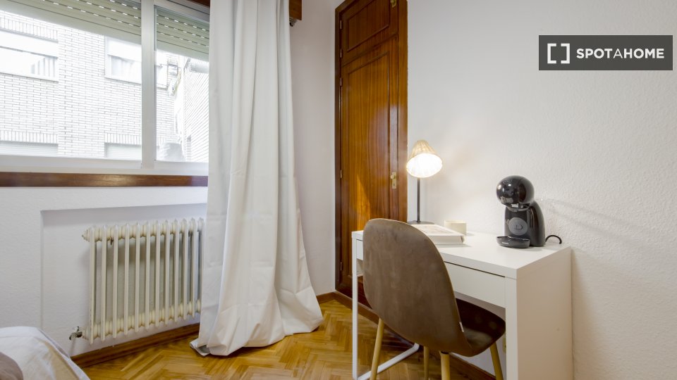 Double room Madrid, 7 beds — photo 11