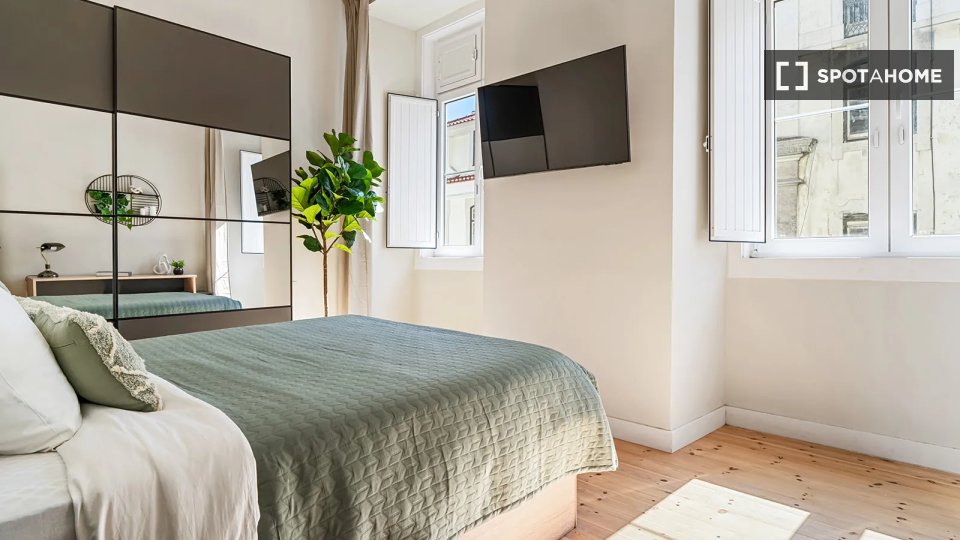 Double room Lisbon, 6 beds — photo 19