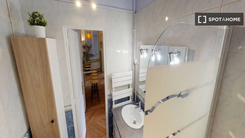 Double room Paris, 4 beds, 90m² — photo 5