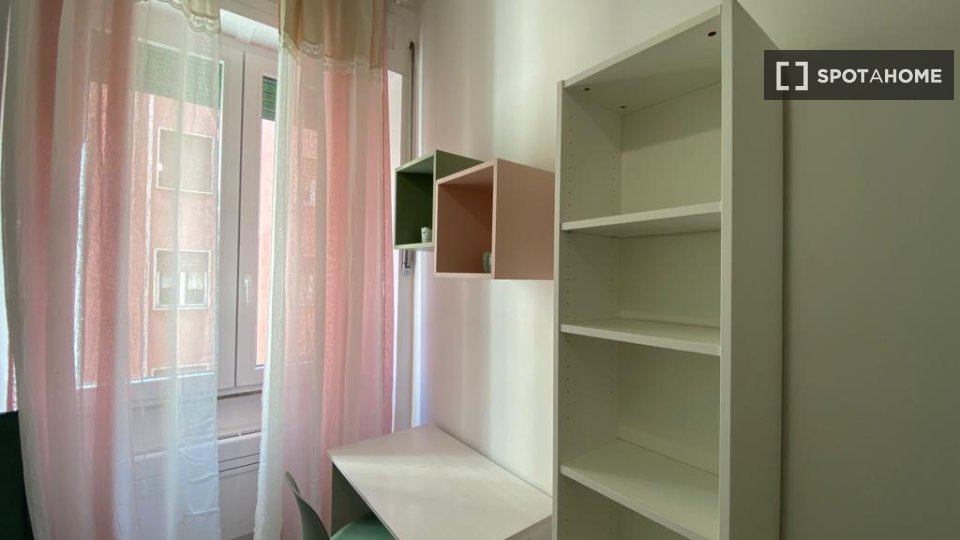 Double room Rome, 3 beds, 100m² — photo 7