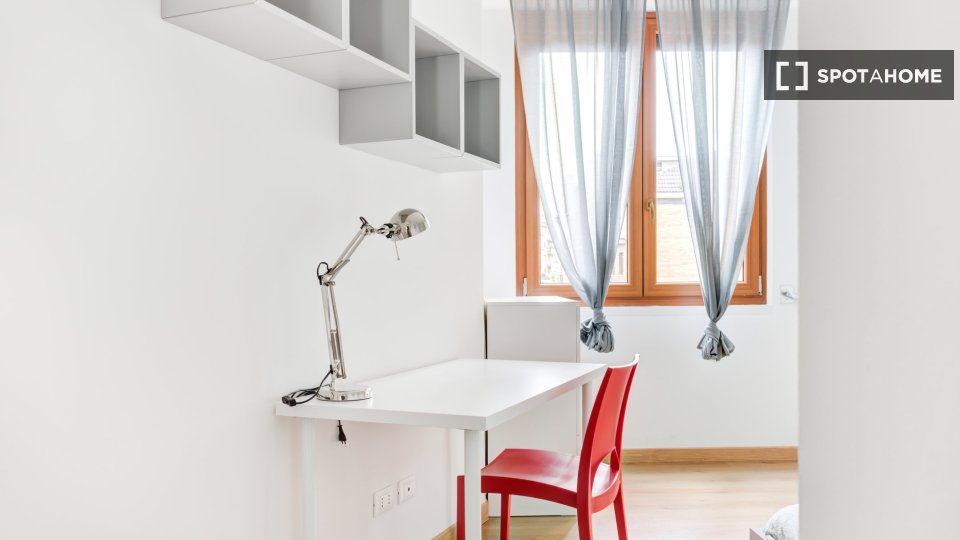 Double room Milan, 3 beds, 85m² — photo 2