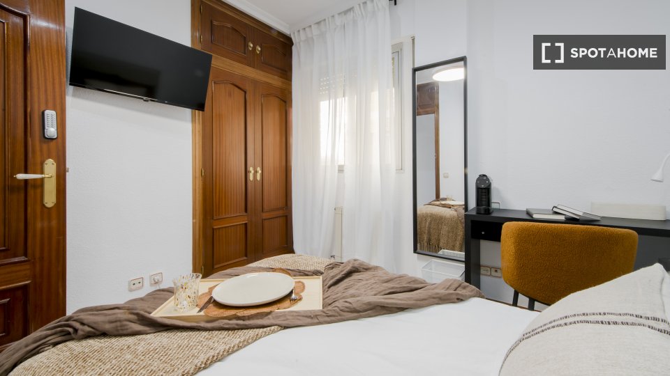 Double room Madrid, 7 beds — photo 5
