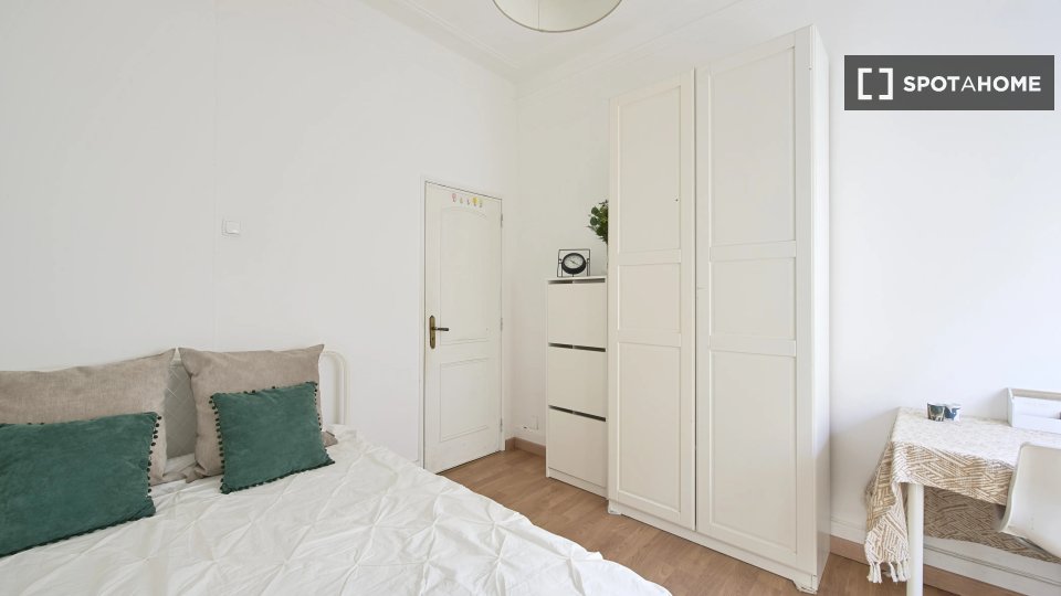 Double room Lisbon, 4 beds — photo 3
