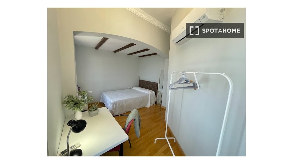 Double room Seville, 12 beds, 300m² — photo 9