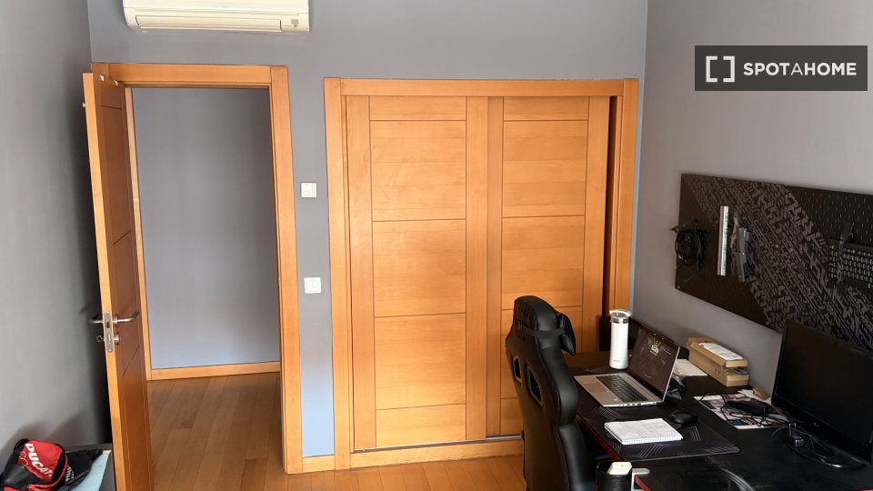 Apartment Lisbon, 2 beds, 130m² — photo 19