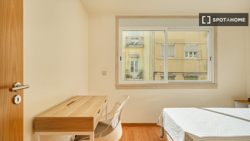 Double room Lisbon, 4 beds — photo 4
