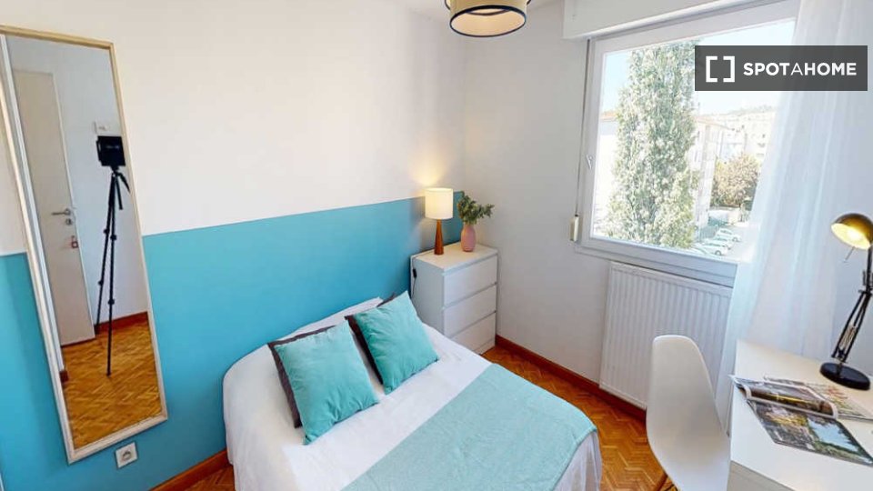 Double room Lyon, 3 beds, 70m² — photo 6