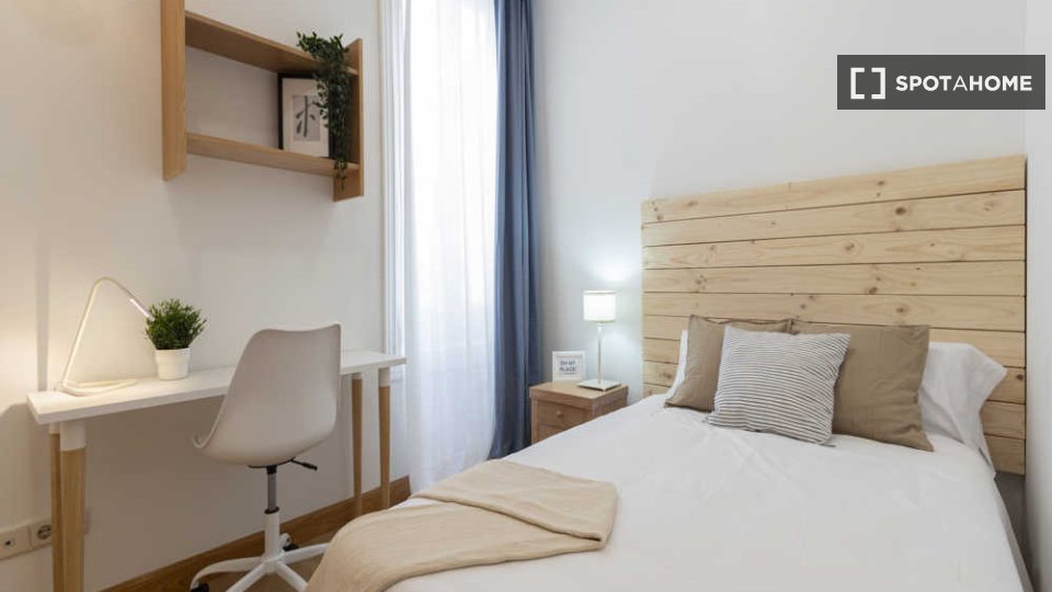 Double room Madrid, 41 beds — photo 104