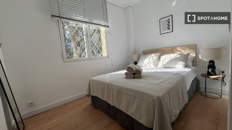 Double room Madrid, 8 beds — photo 13