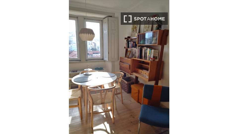 Apartment Lisbon, 2 beds, 60m² — photo 10