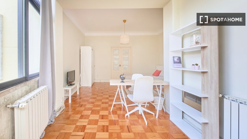 Double room Lisbon, 6 beds — photo 12