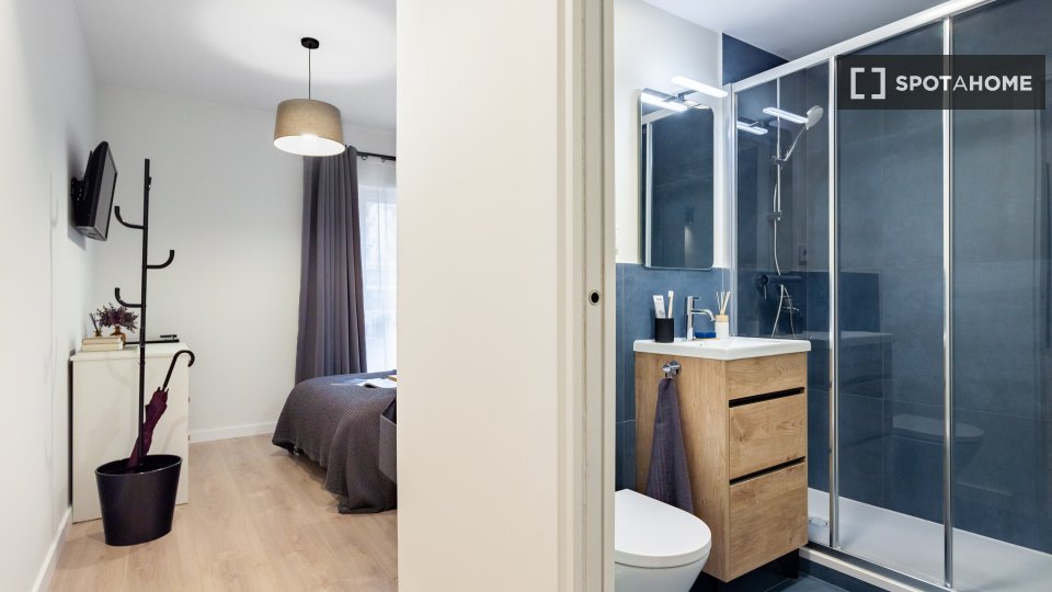 Double room Barcelona, 12 beds, 360m² — photo 15