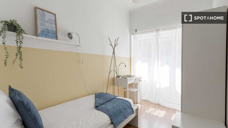 Double room Lisbon, 8 beds — photo 40