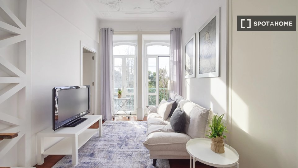 Double room Lisbon, 6 beds — photo 15