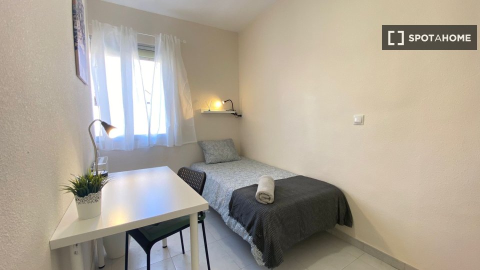 Double room Madrid, 4 beds — photo 1