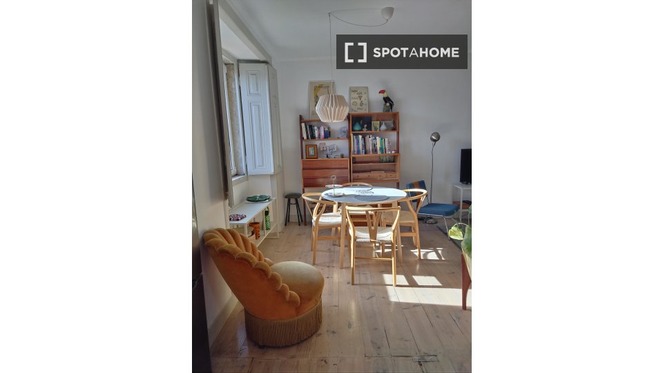 Apartment Lisbon, 2 beds, 60m² — photo 1