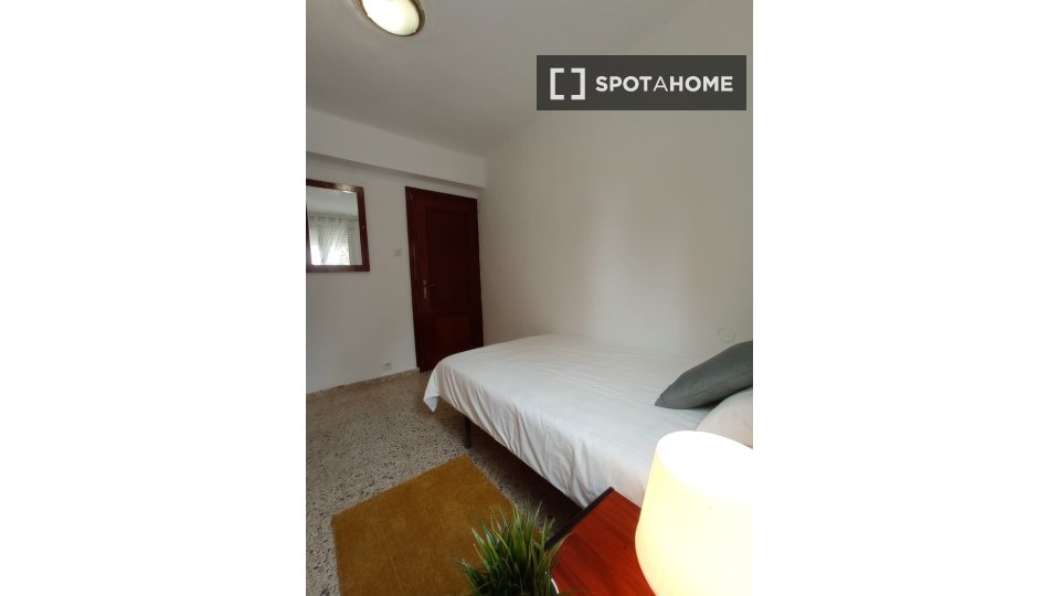 Double room Madrid, 5 beds — photo 4