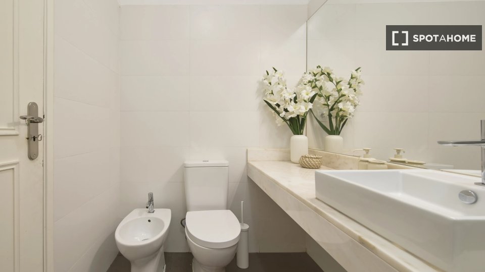 Double room Lisbon, 7 beds — photo 19