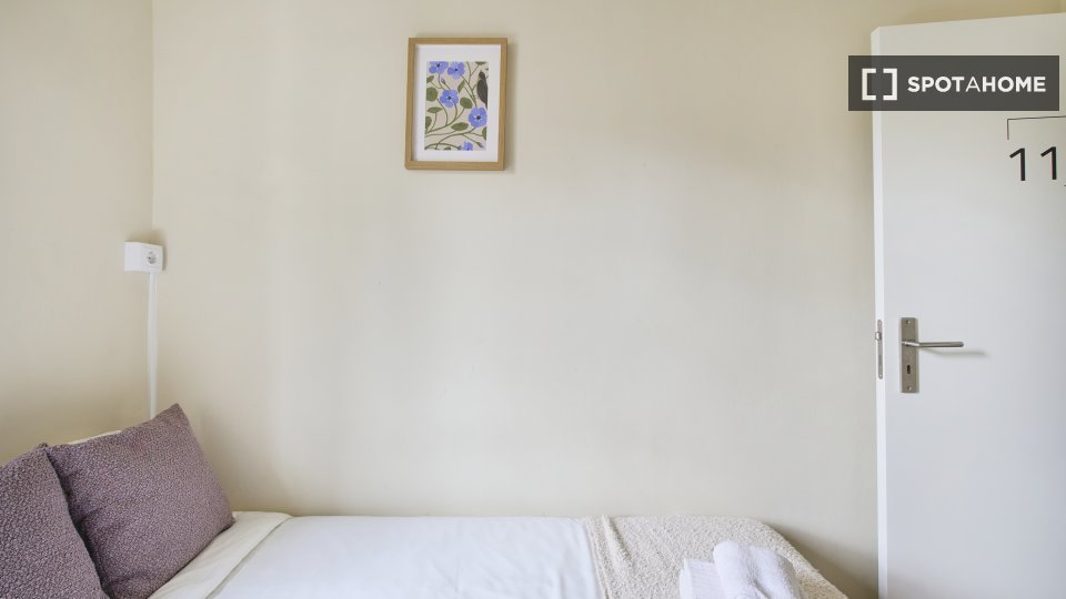 Double room Lisbon, 12 beds — photo 42