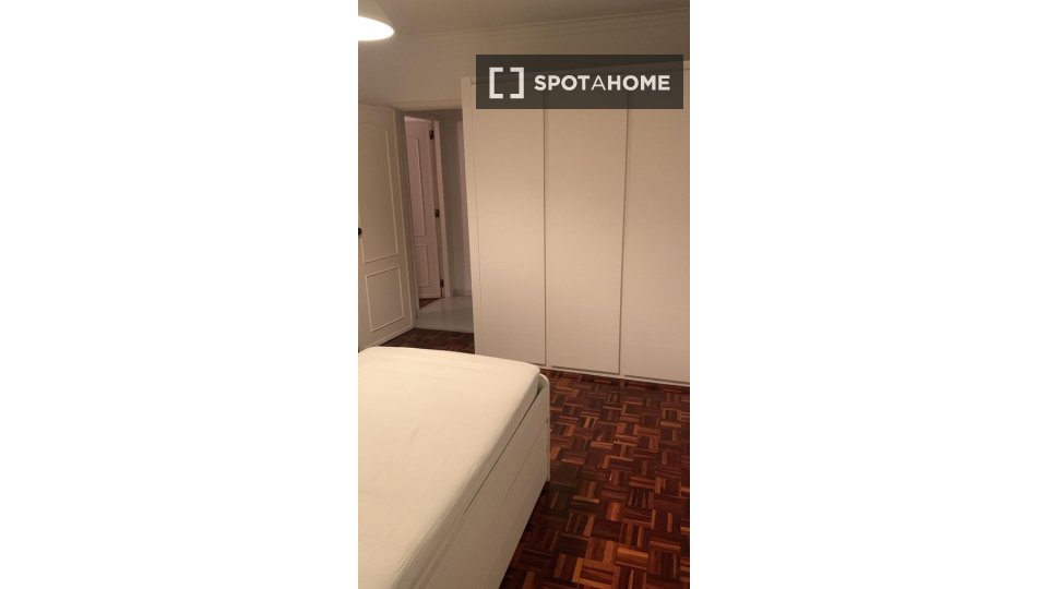 Double room Lisbon, 2 beds, 80m² — photo 9