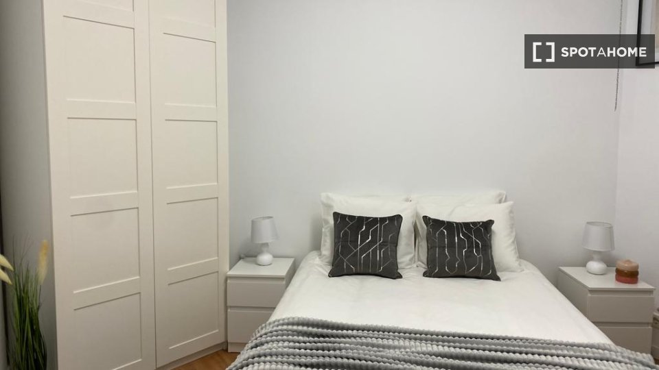 Double room Madrid, 5 beds — photo 15