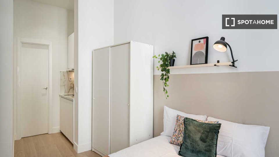 Double room Madrid, 16 beds — photo 36