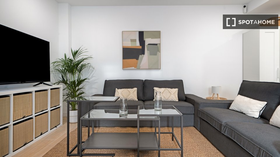 Double room Madrid, 4 beds, 140m² — photo 19