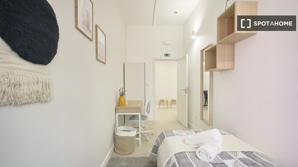 Double room Lisbon, 9 beds — photo 4