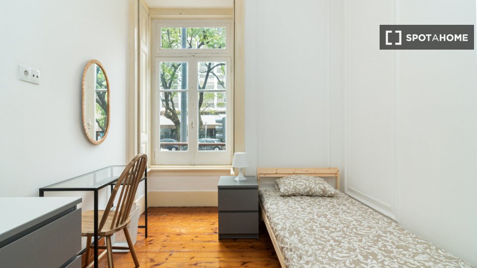 Double room Lisbon, 11 beds — photo 19