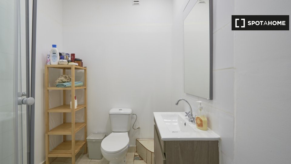 Double room Lisbon, 6 beds — photo 6