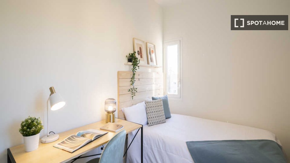 Double room Madrid, 17 beds, 560m² — photo 36
